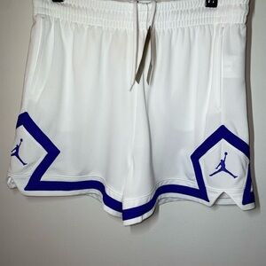 NWT Women's Jordan White Essential Diamond Shorts Sz L FN5134-100